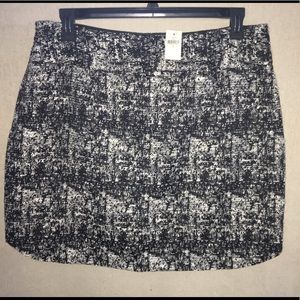 Banana Republic Black and white design print skirt